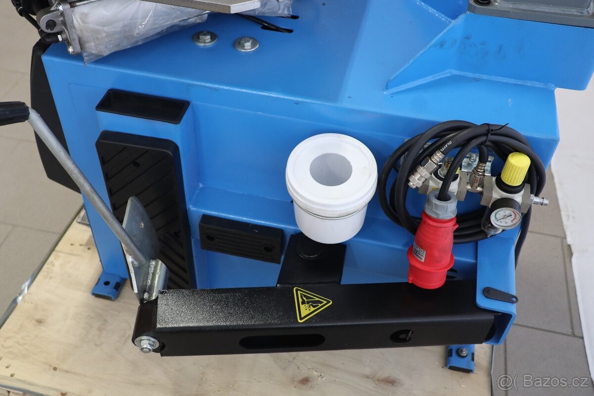 Akční set zouvačka + vyvažovačka kol - 9