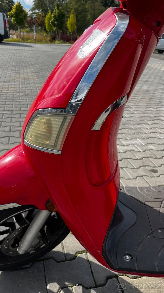 Skútr BEELINE ESTATE 50 2T - 9