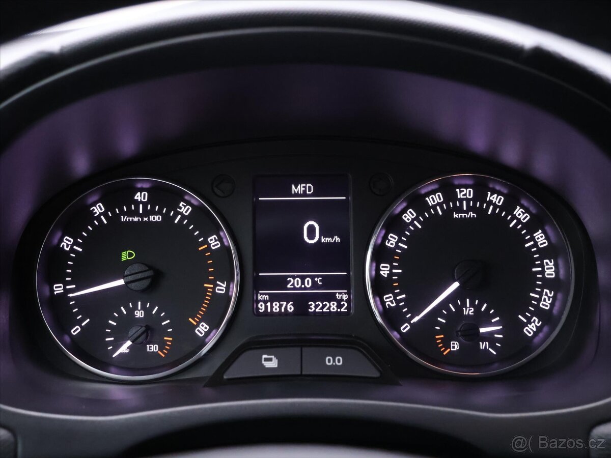 Škoda Roomster 1,2 TSI 63kW CZ Ambition Tažné (2015) - 9