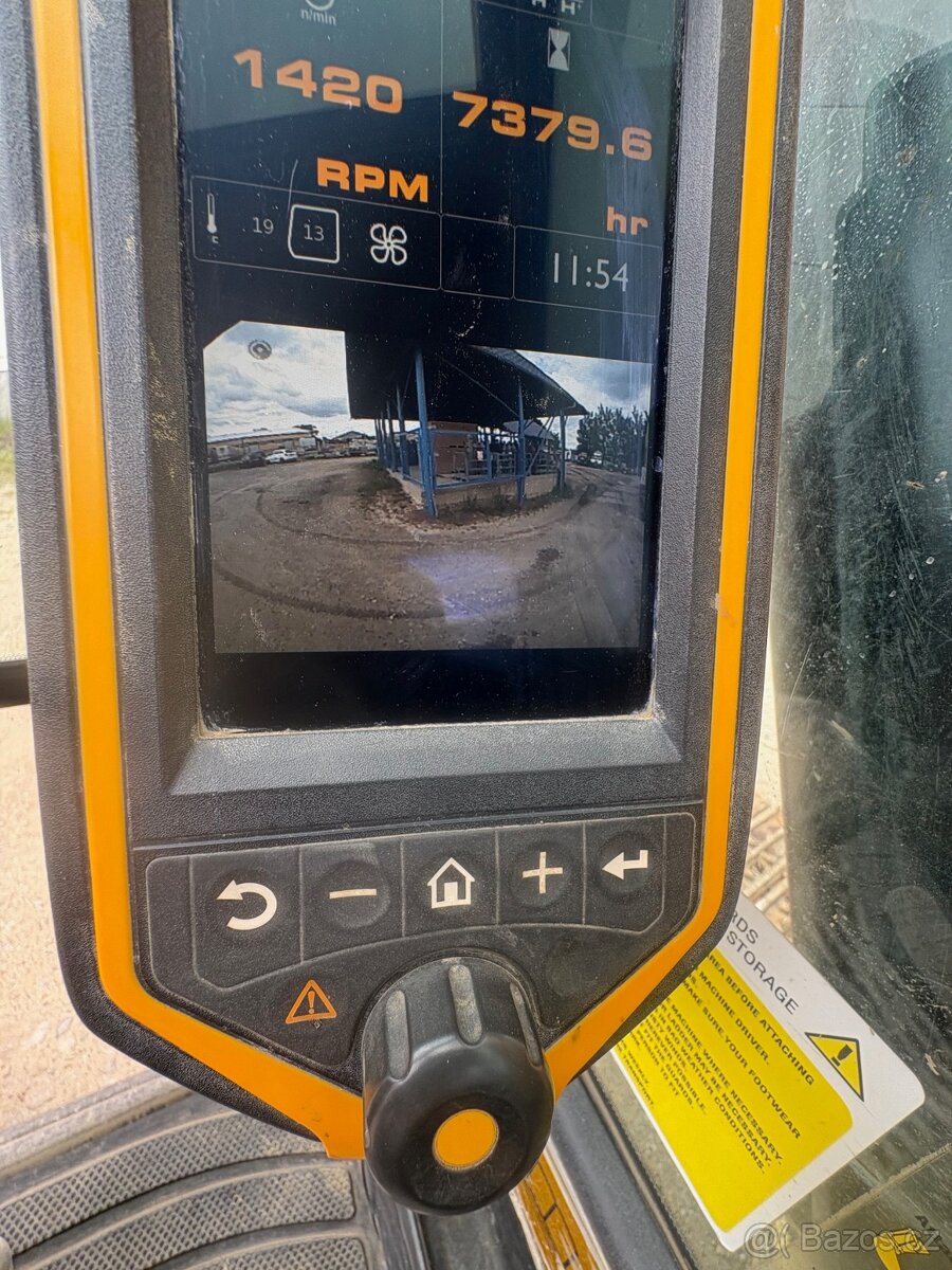 JCB – JS 220 LC 4 F - 9