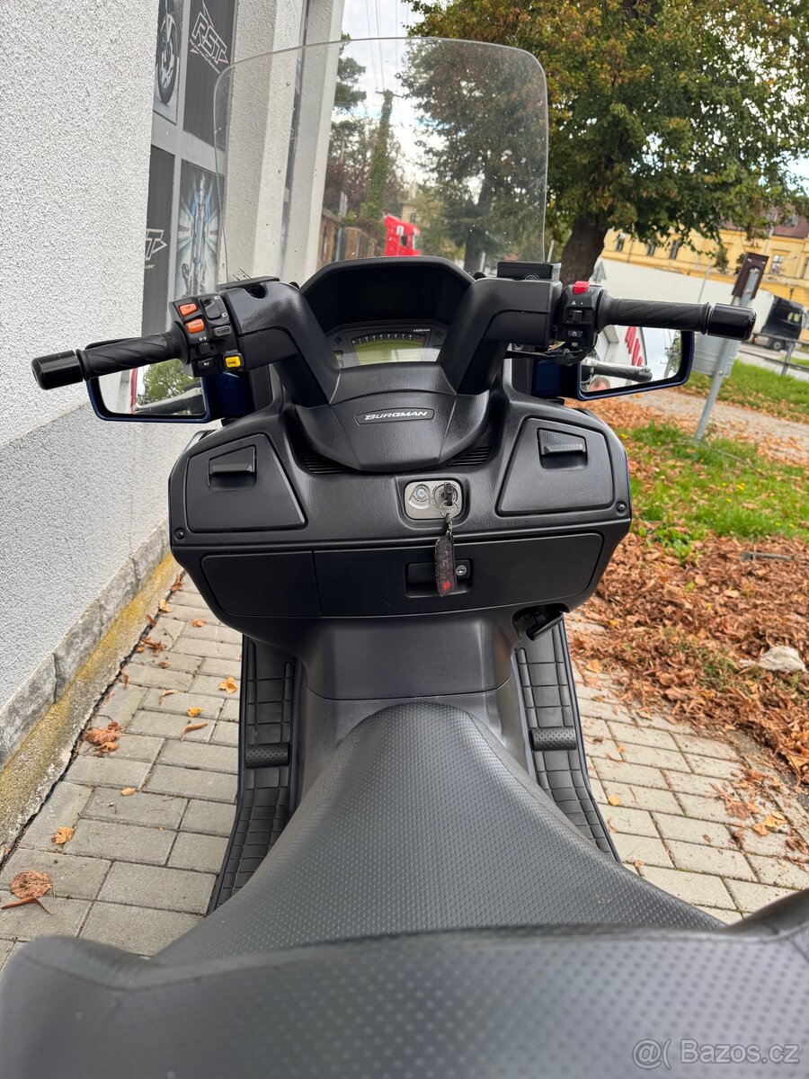 Suzuki Burgman 650 Pěkný stav 👍 - 9