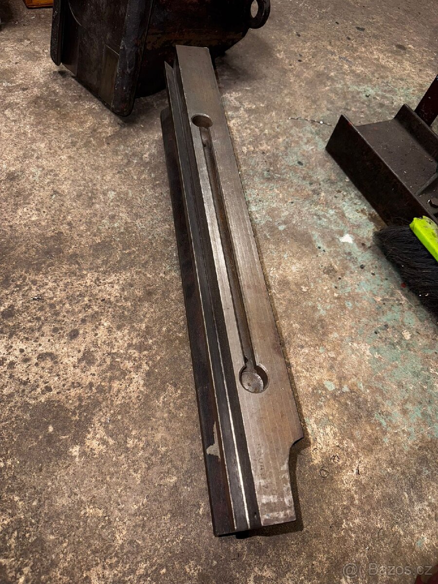 Prodám díly frézky F1S - 9