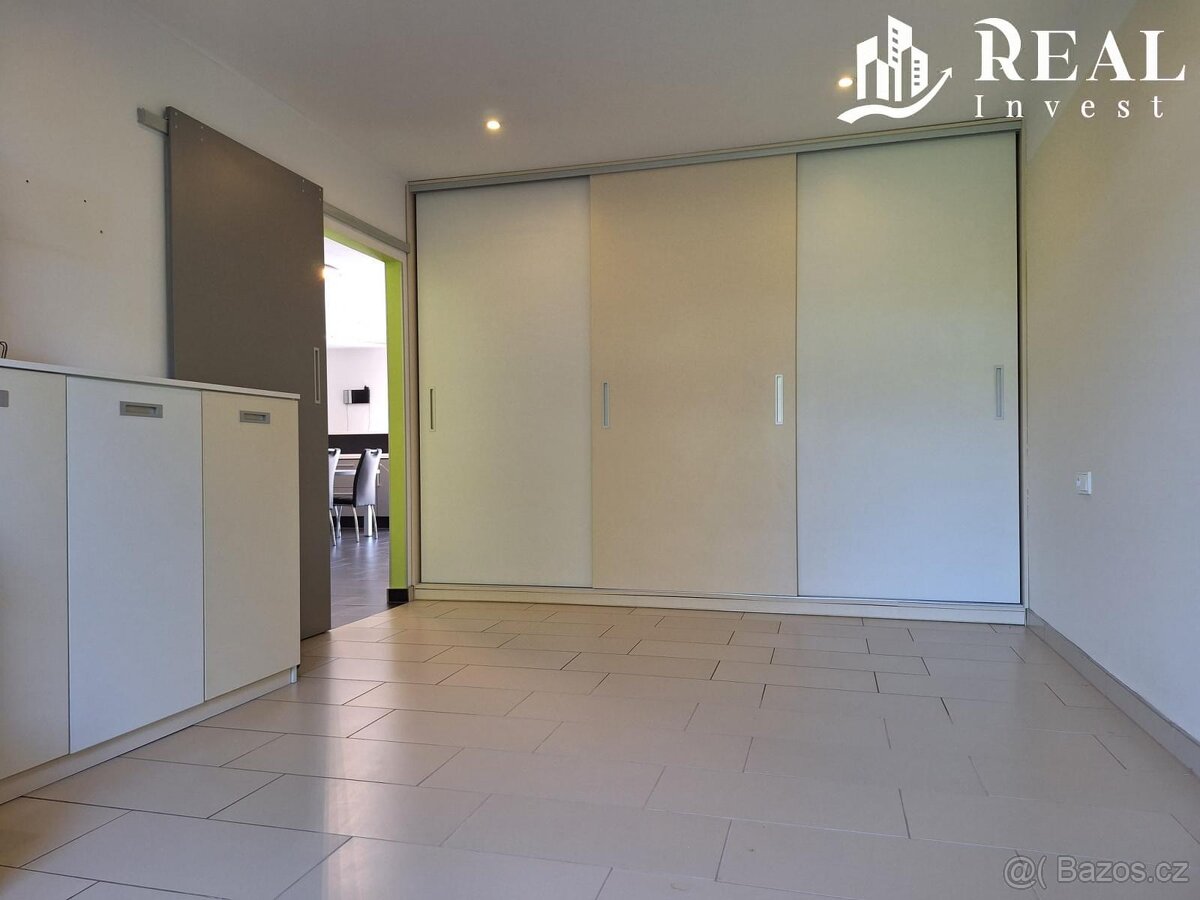 Prodej, rodinný dům 4+1, 524 m2, Skršín - 9