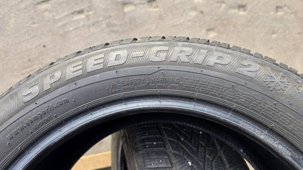 Zimní pneu 215/55/17 Semperit - 9