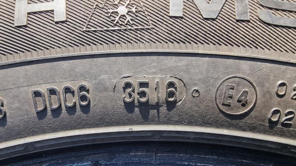 Zimní pneu 215/55/16 Uniroyal - 9