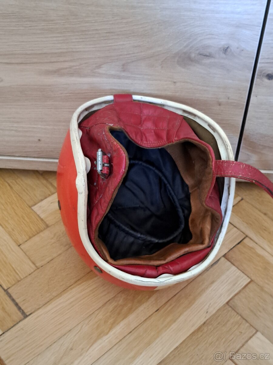 Přilba na veterána, retro přilba- KOVONA KARVINÁ- malá - 9