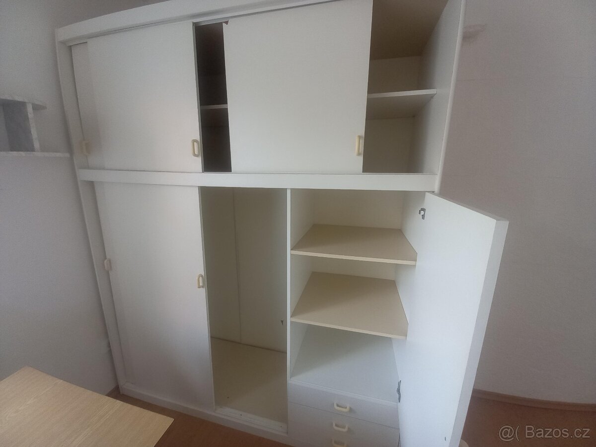 šatní skříň s nástavcem bílá - 9