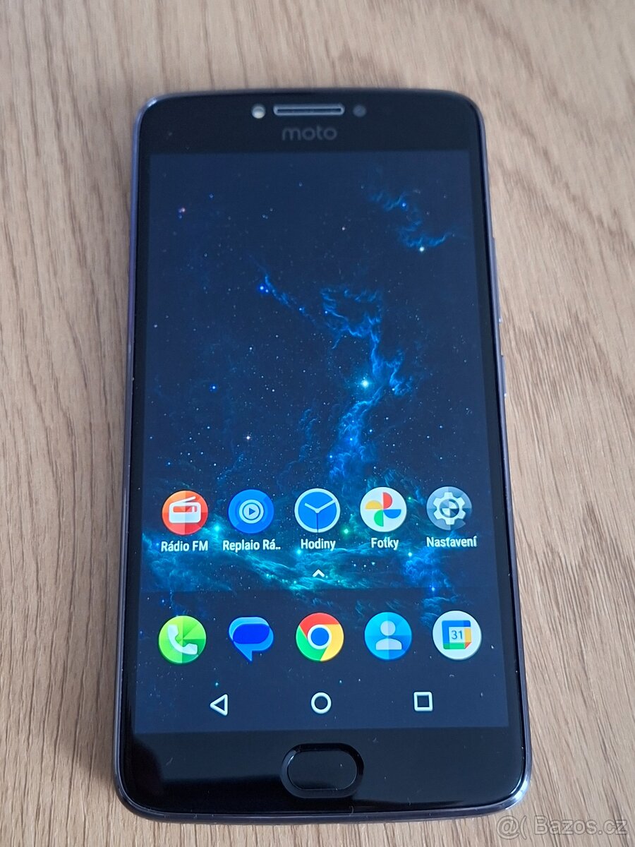 Mobilní telefon Motorola Moto E4 Plus - 9
