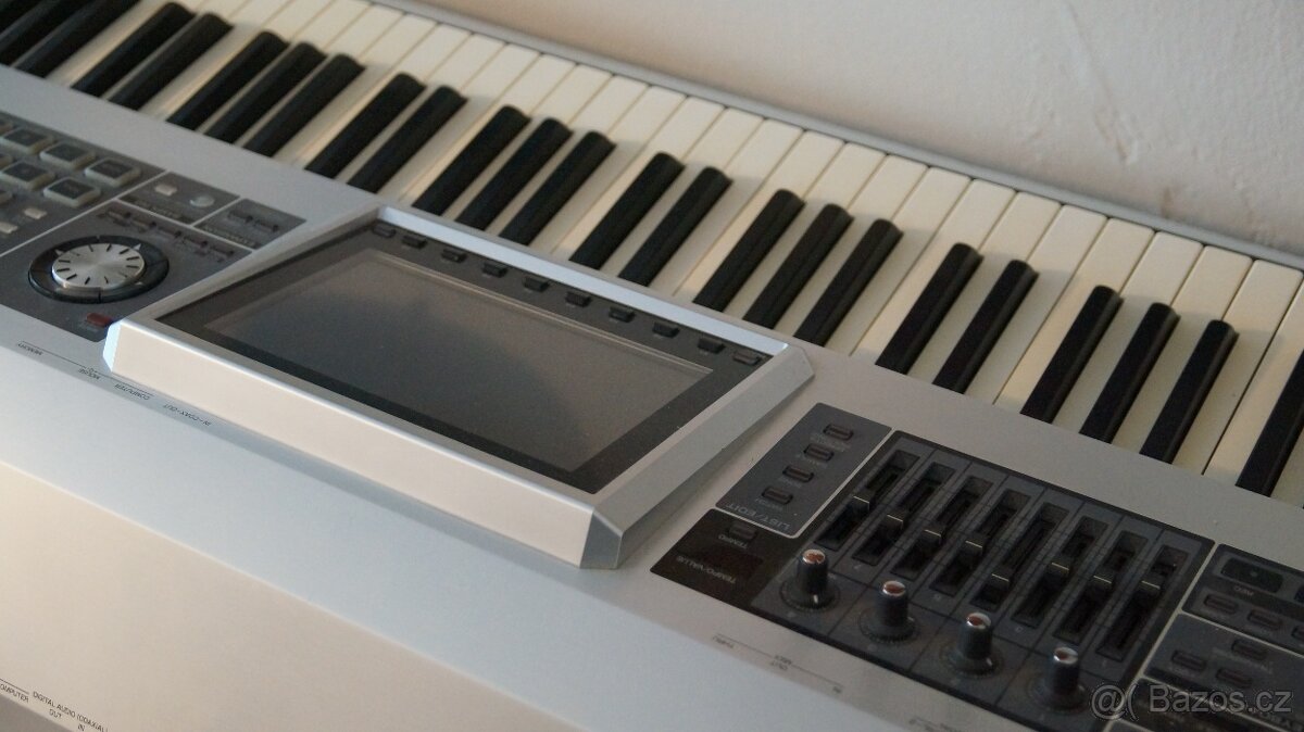 ROLAND G8 FANTOM - 9