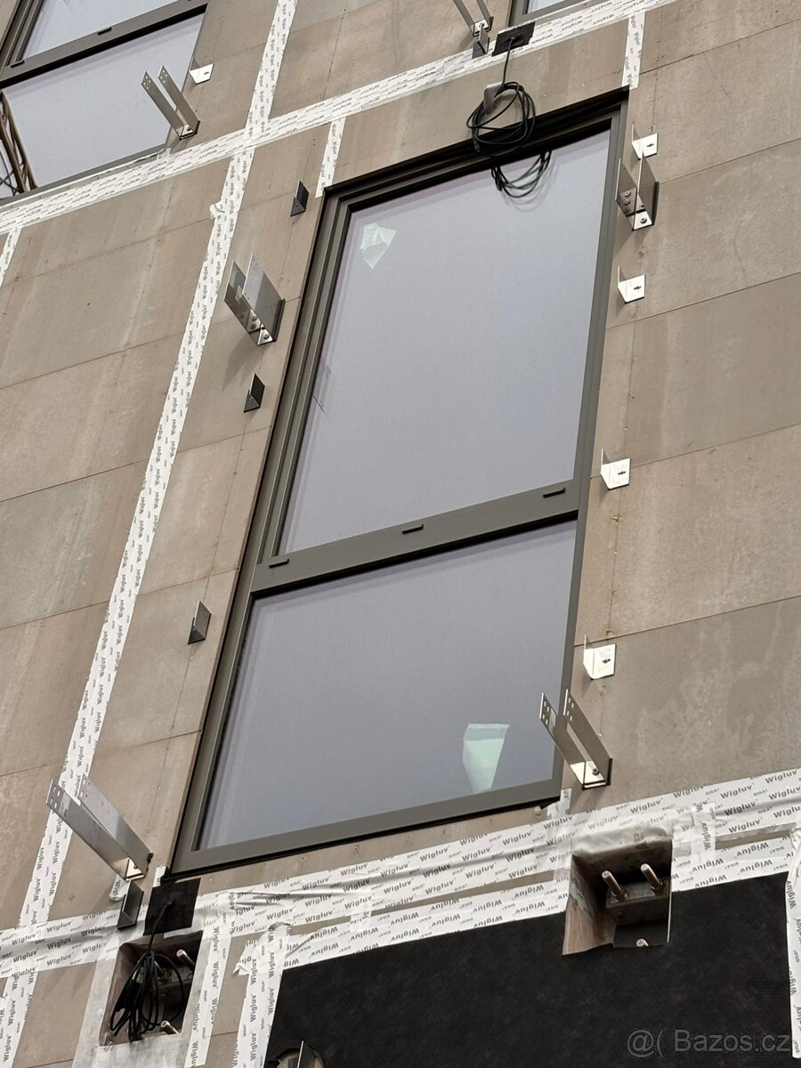 ELEKTRIKÁŘI, POMOCNÍCI, MONTÉŘI - 9