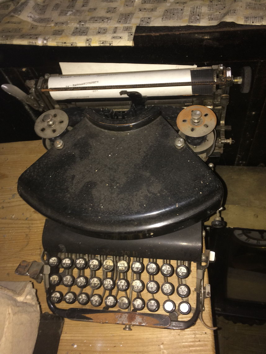Starožitný psací stroj Oliver, Olympia, ... - 9