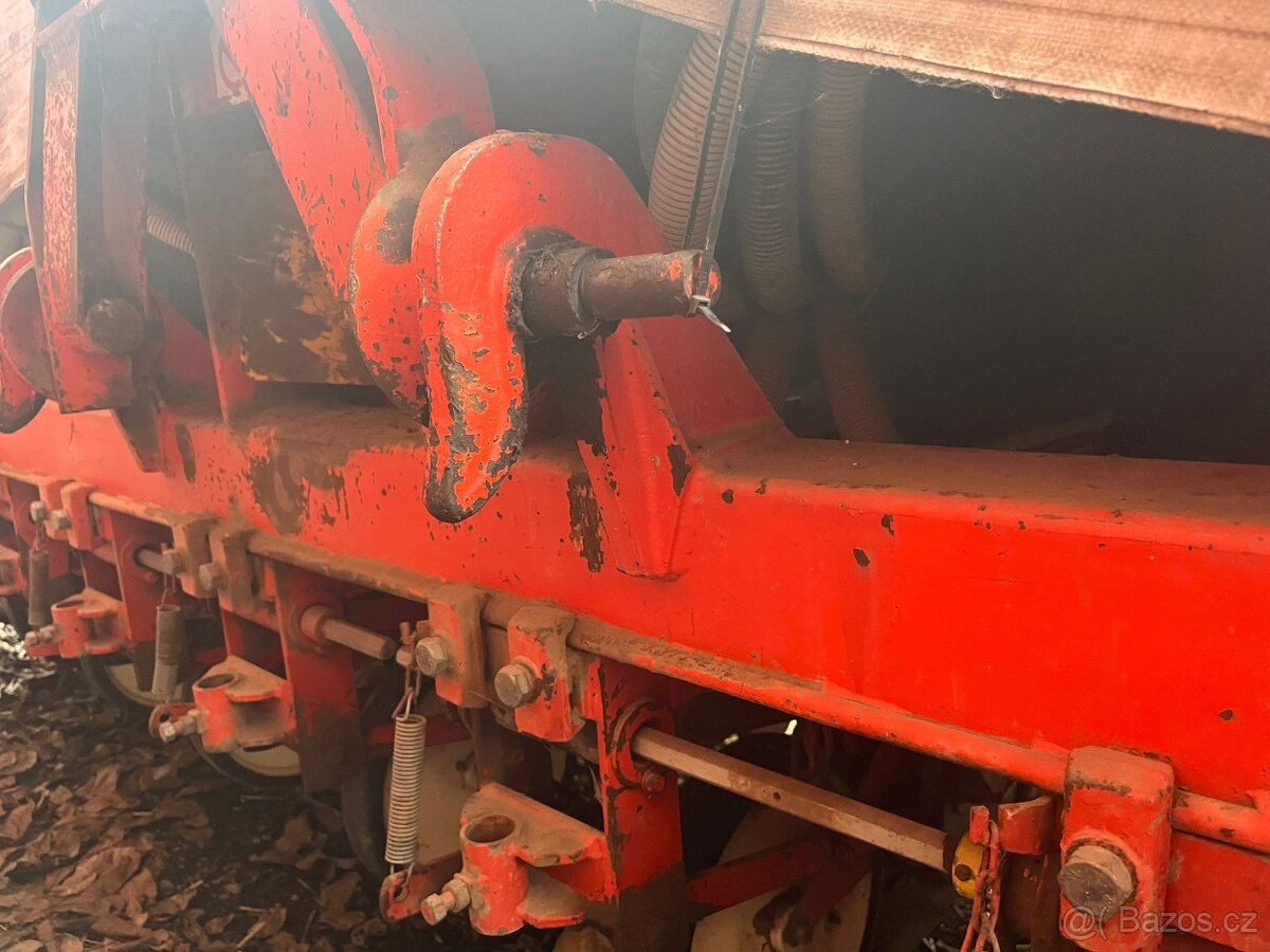 Prodám secí stroj na řepu - 9