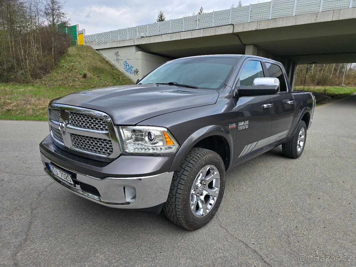 Dodge Ram, 1500 4x4 Laramie 5,7 Hemi NEBOURANÉ - 9