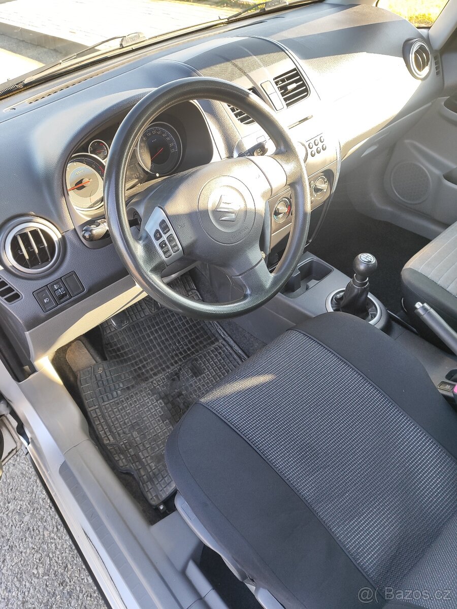 Suzuki SX4, 1.6 i VVt / 88 kW / Benzín - 9
