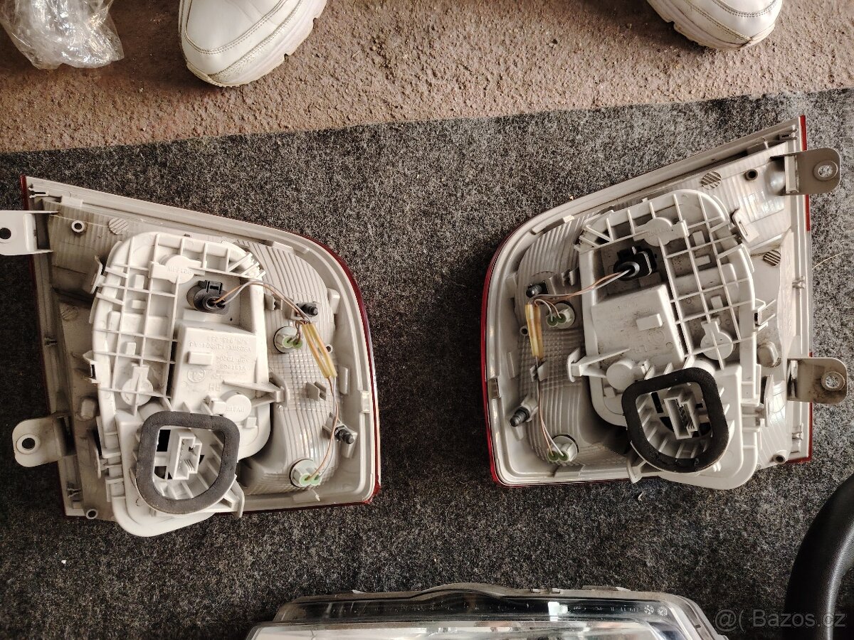 Škoda rapid Zadní světla, mlhovky a volant - 9