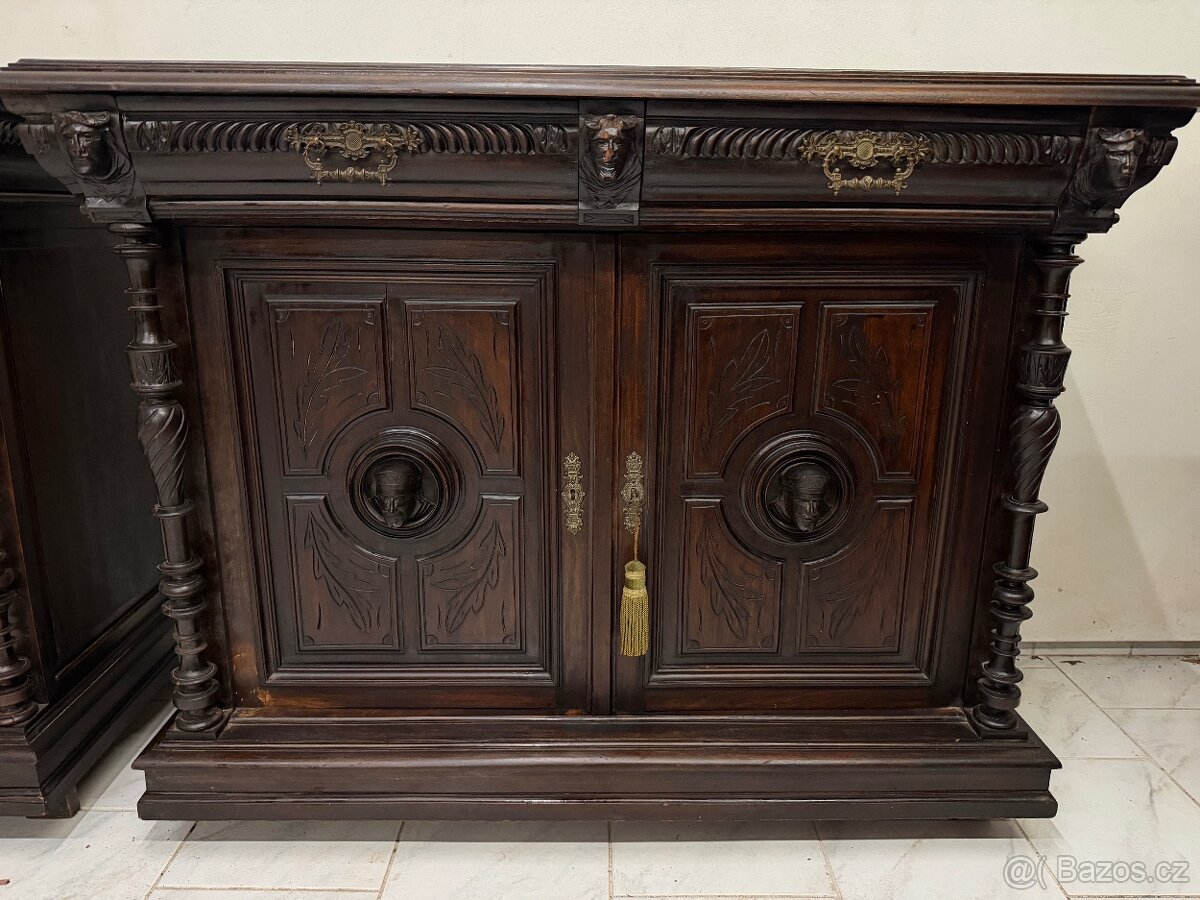 Starožitné skříně Henri II. - 9