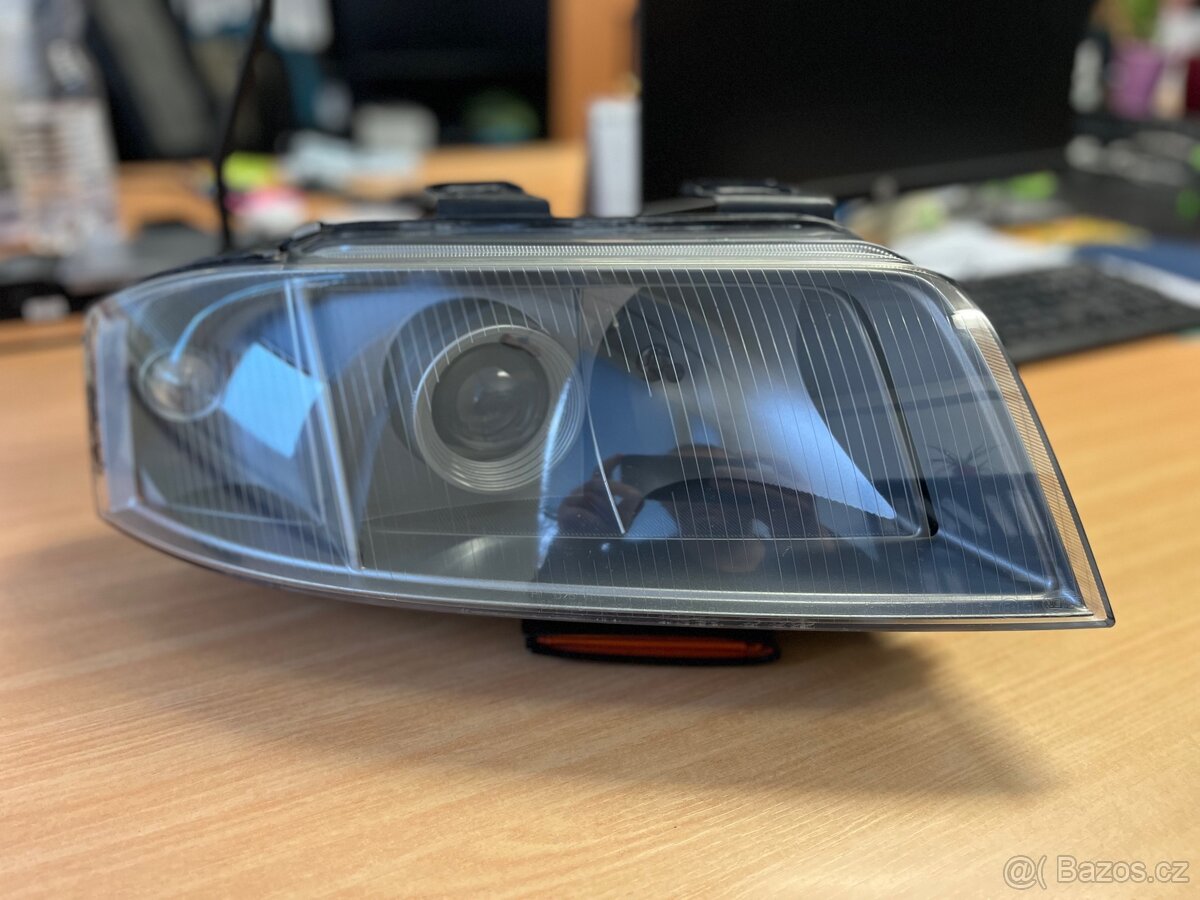 Audi A6 C5 - 4.2 V8 - světla - 9