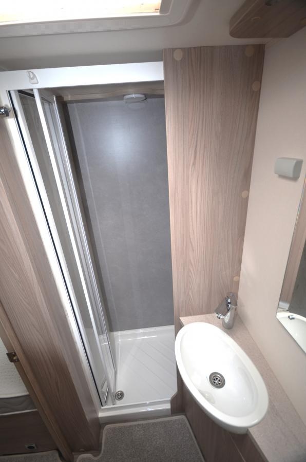 Karavan Sprite Cruzer 492 SR - 9