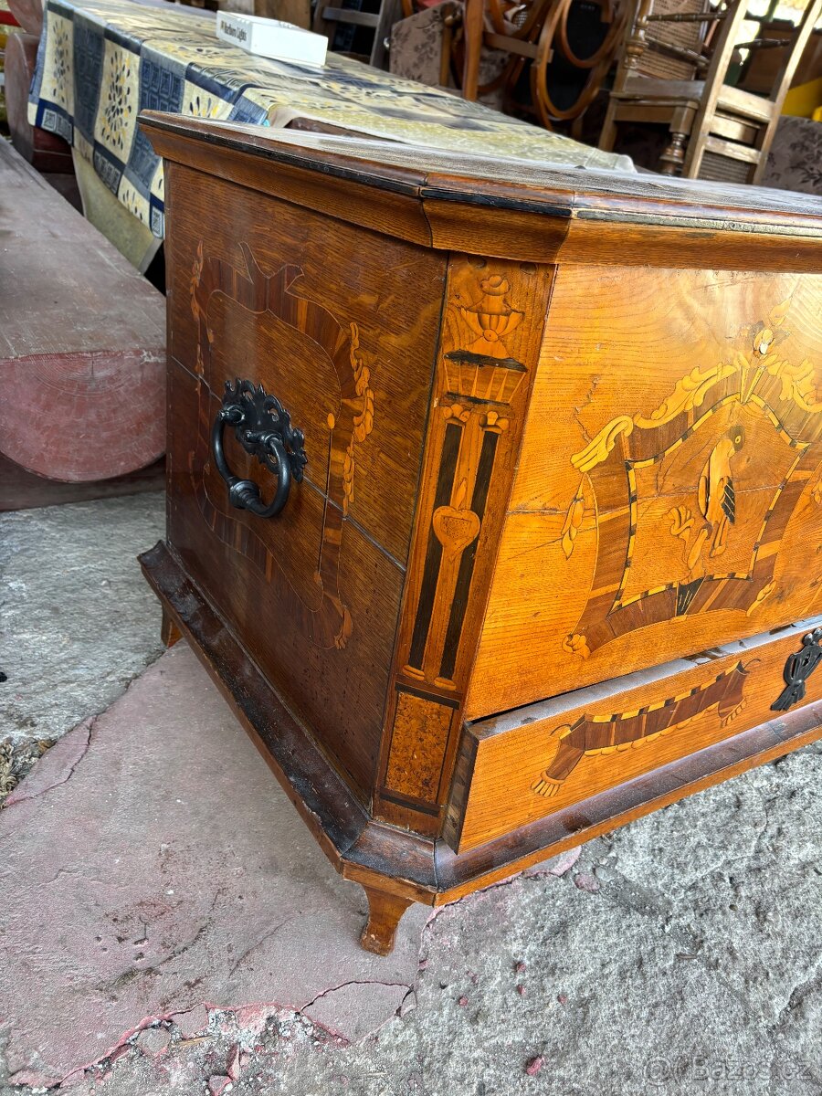 Truhly komoda kreslo - 9