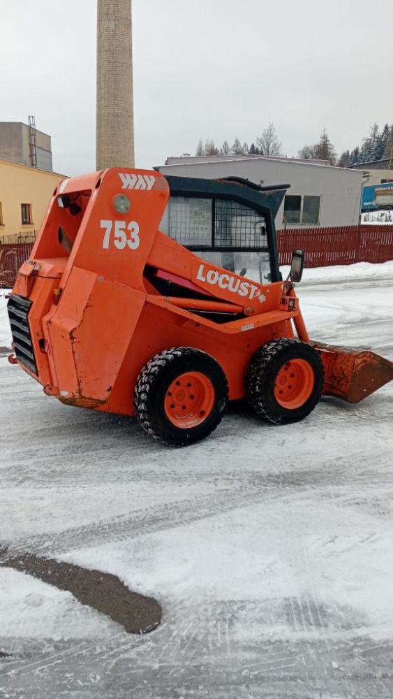 Locust 753 - 9
