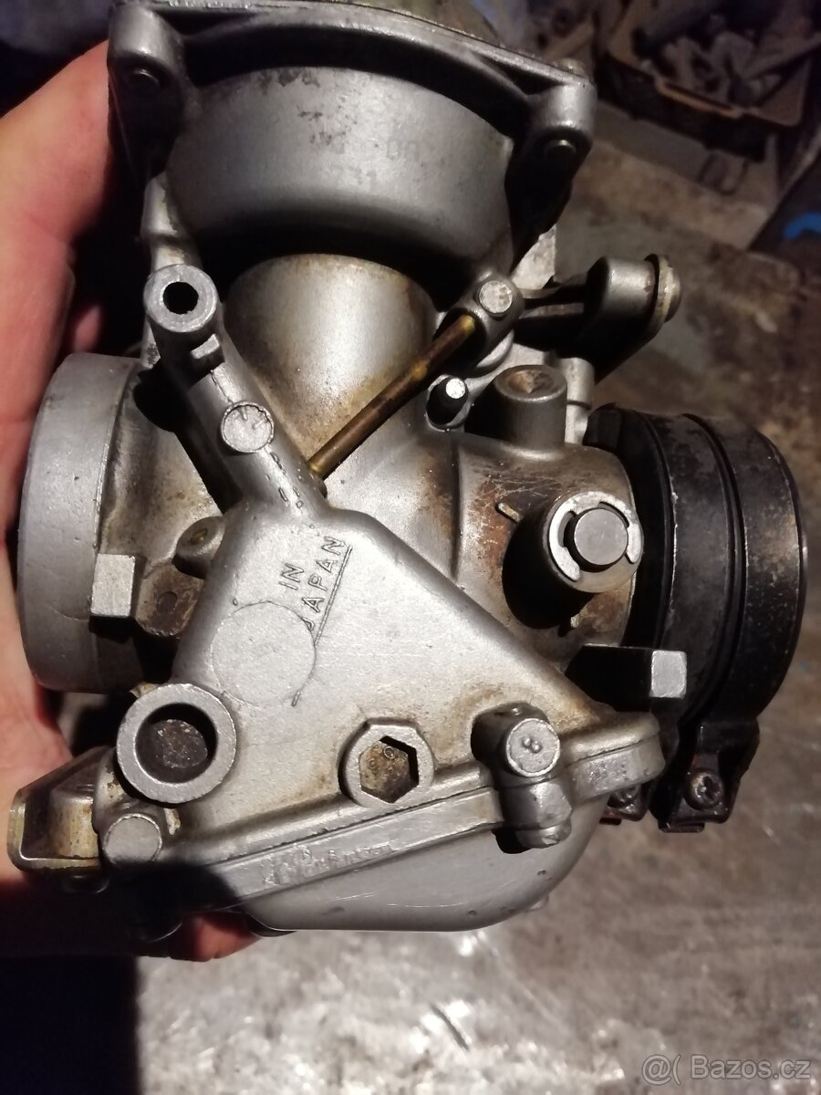 karburace FZ750 - 9