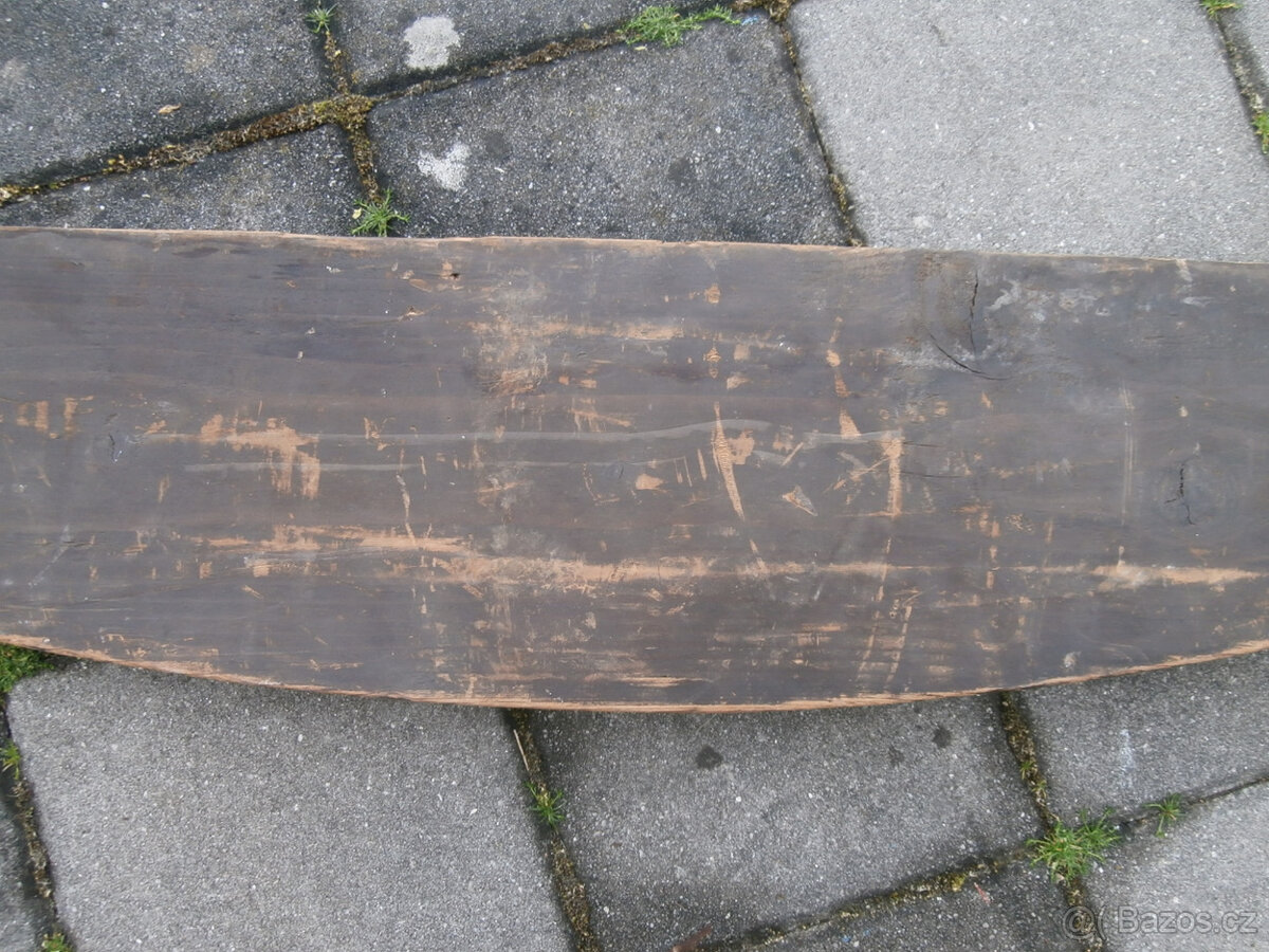 Starožitná dřevěná nástavba lišta vyřezávaná za 600 kč - 9