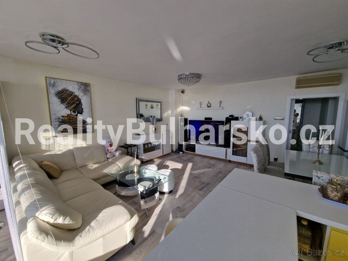 K prodeji velmi prostorný třípokojový apartmán 3+kk 114m² - 9