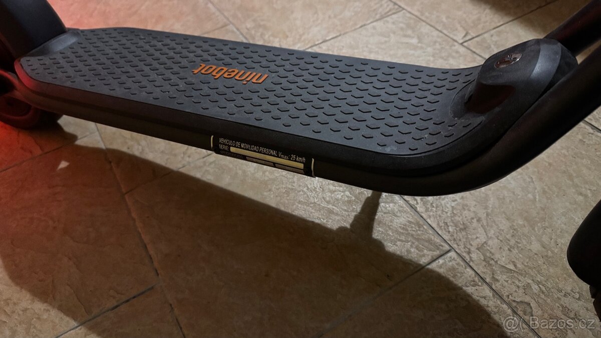 Ninebot Kickscooter F2 Pro E - 9