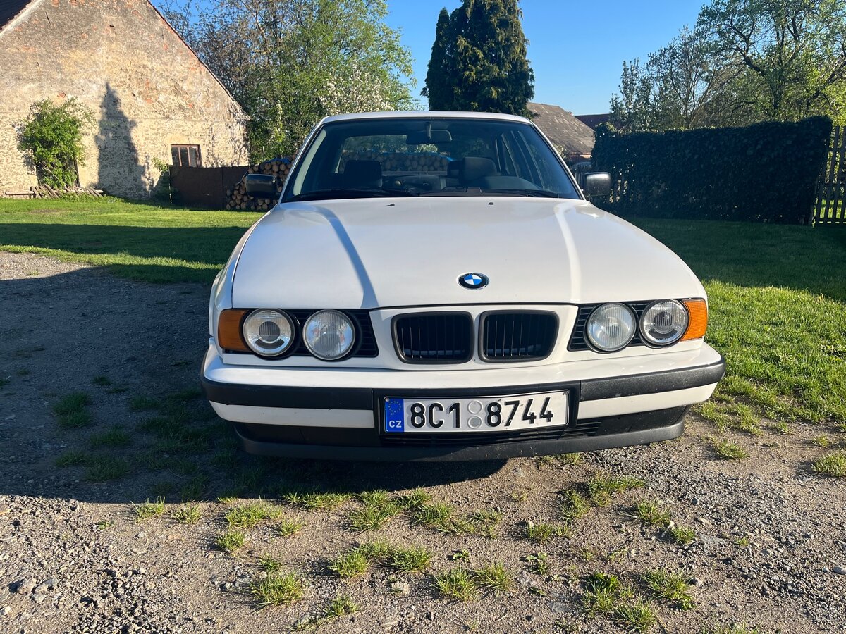 BMW E34 530i V8 manuál+samosvor nová STK - 9