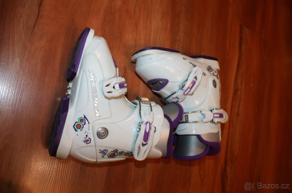 divcí lyže Atomic 70 cm , lyžaky Elan - 9