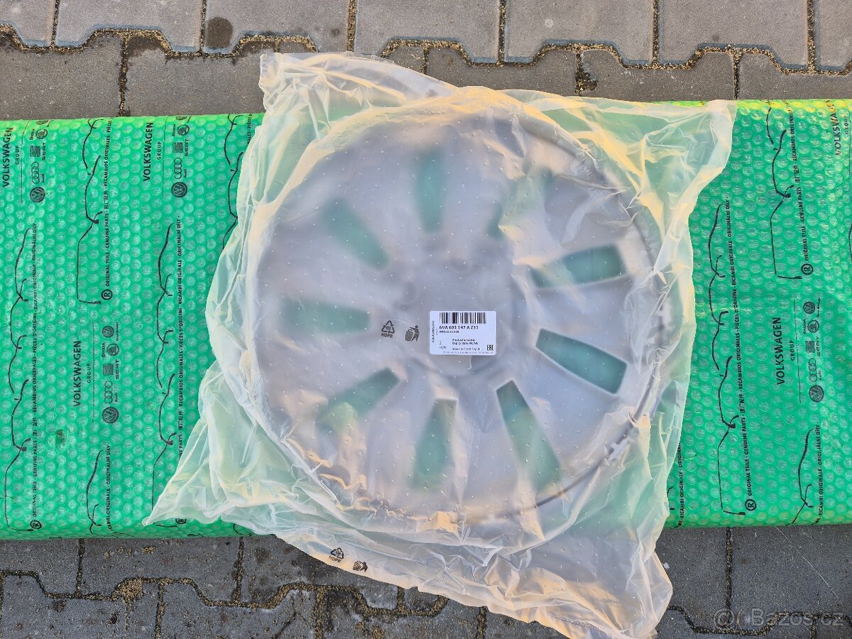 Škoda Fabia 15" kryty kol (poklice) 6VA071455 , 6VA601147A - 9