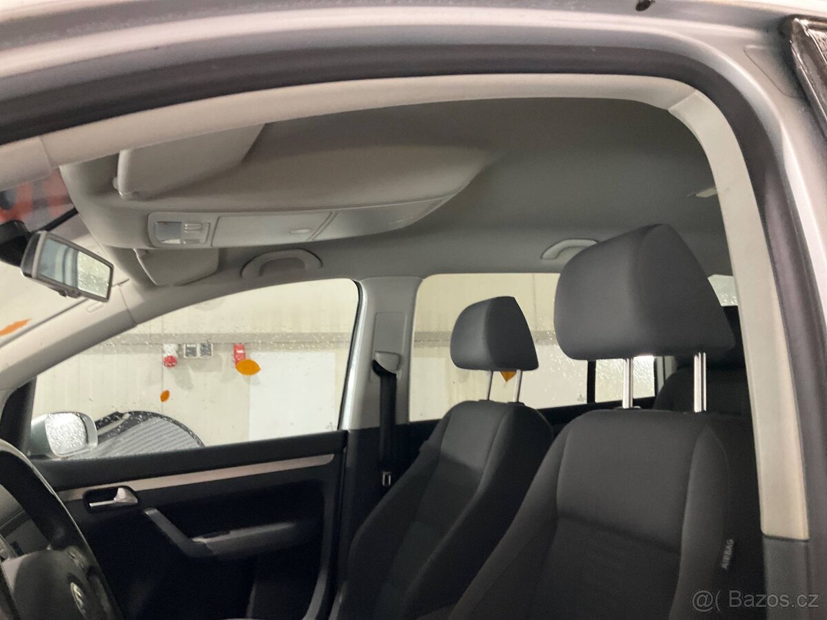 VW Touran 2.0TDI 103kW Highline 7.míst,bez koroze,tažné - 9