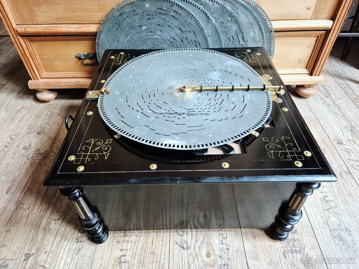 Velký starožitný hrací stroj, flašinet na kliku Amorette - 9