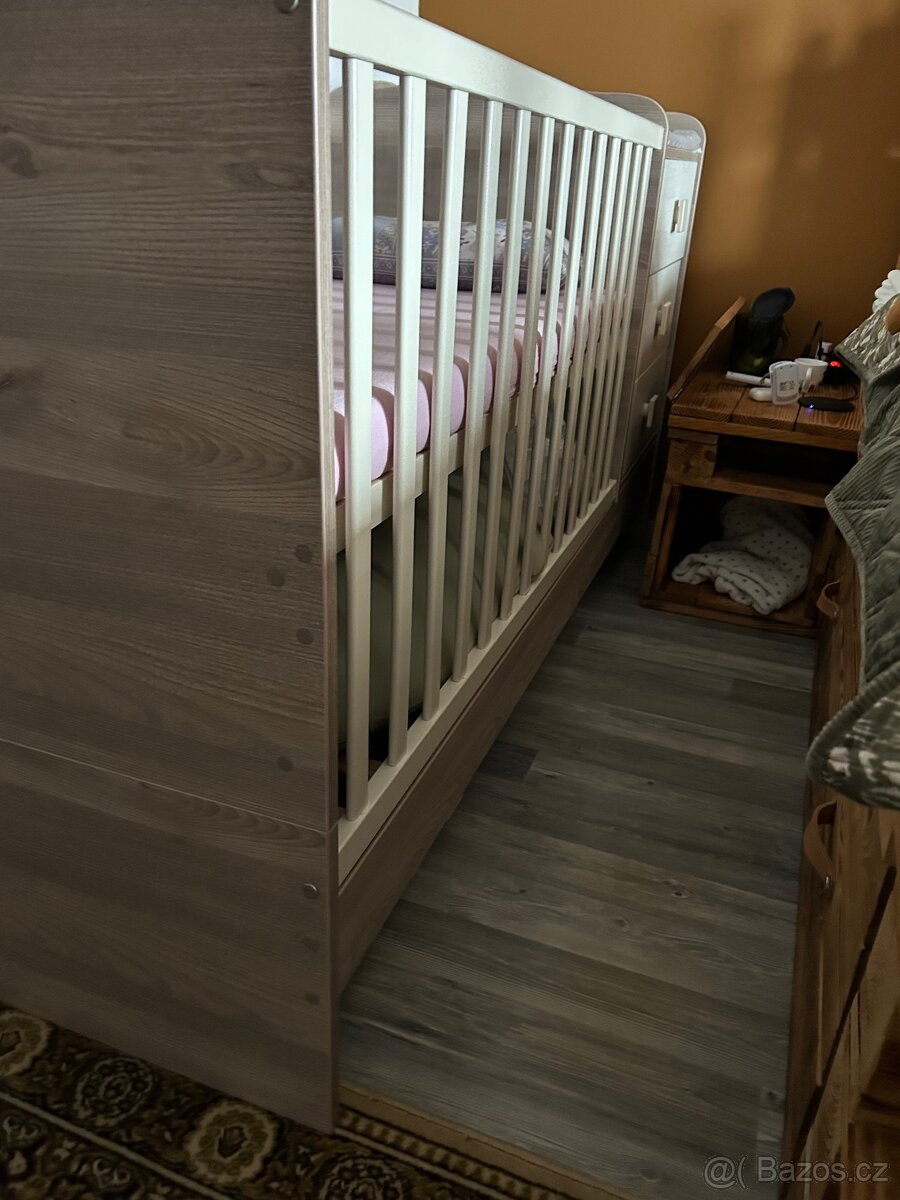 Dětská postýlka s přebalovacím pultem - 9