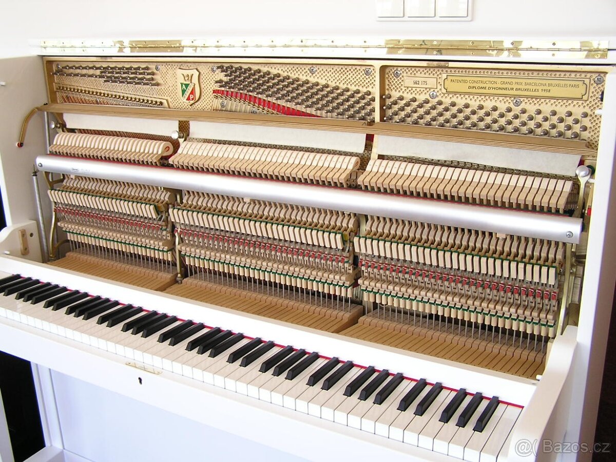 Prodám pianino Petrof mod.125 - 9