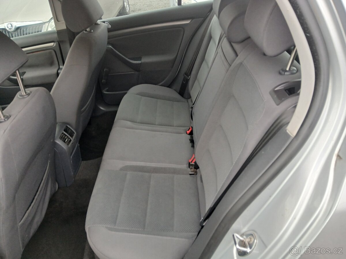 Volkswagen Golf 5 1.6 FSI COMFORT - 9