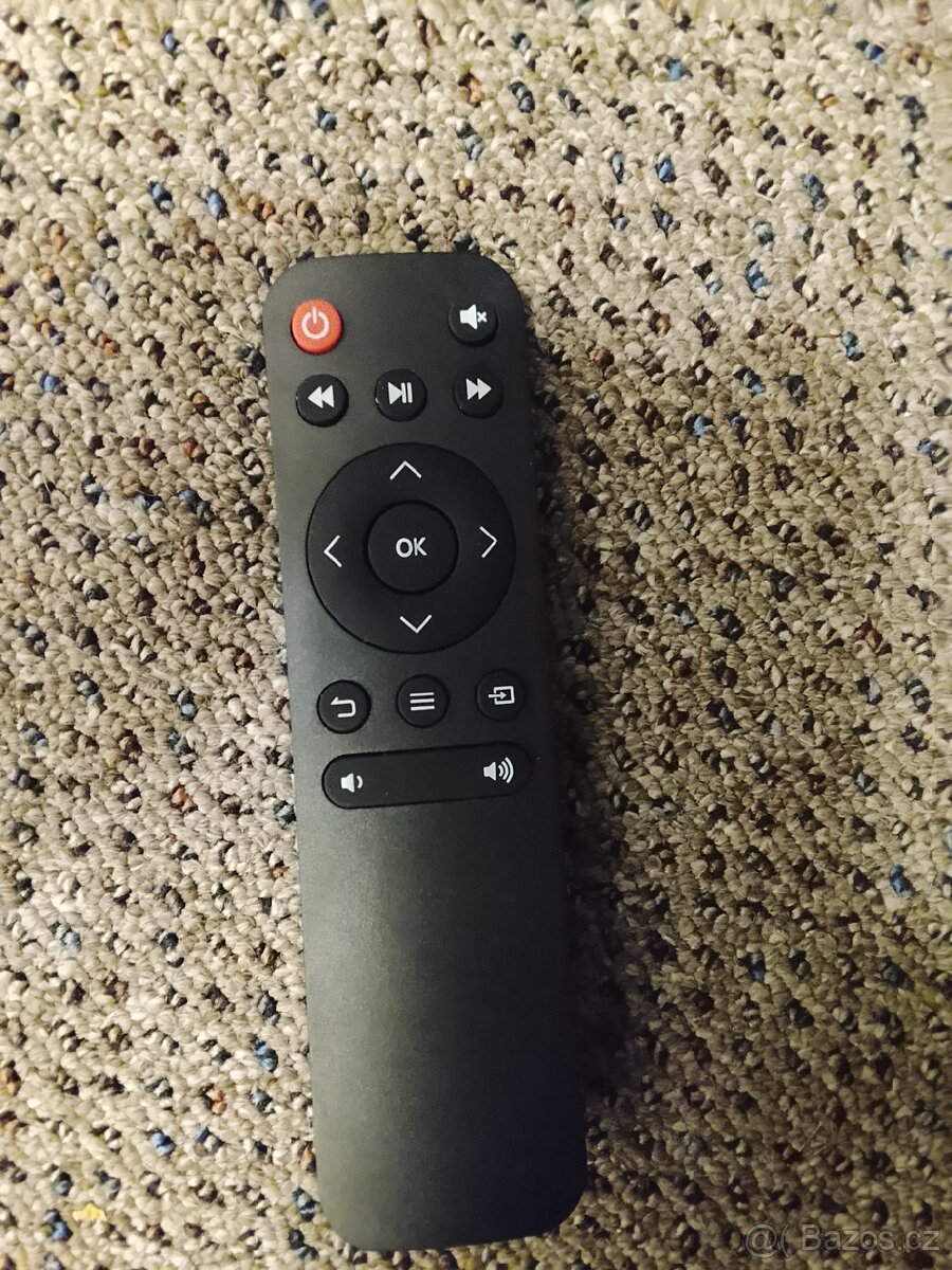 Prodám malý ale šikovný projektor - 9