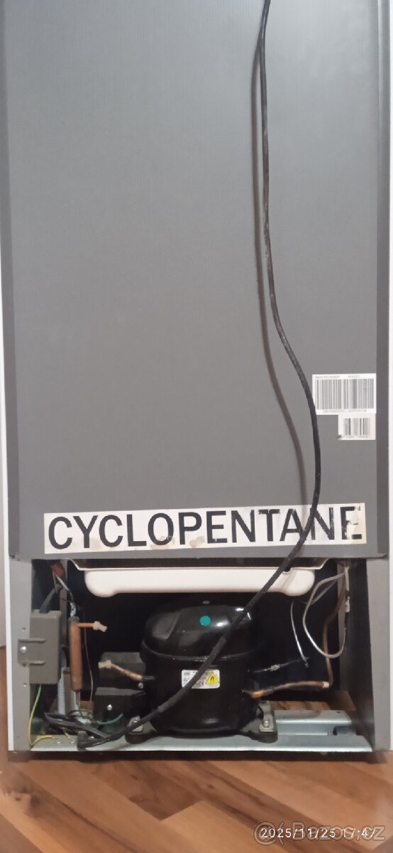 Lednice s mrazničkou dole CANDY - 9