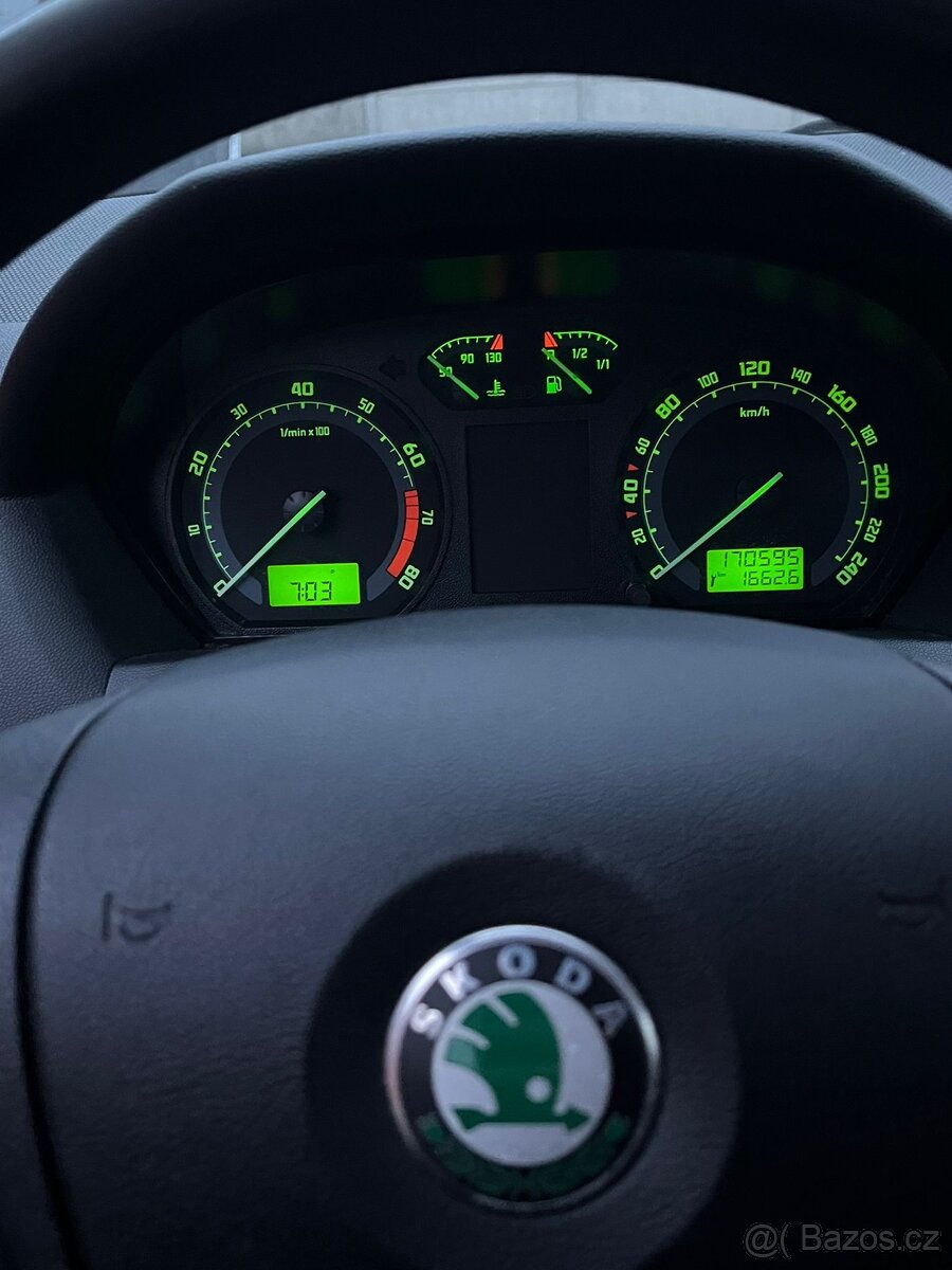 Škoda Fabia 1.4 BENZIN BEZ KOROZE 170 000km EXTRA VÝBAVA - 9