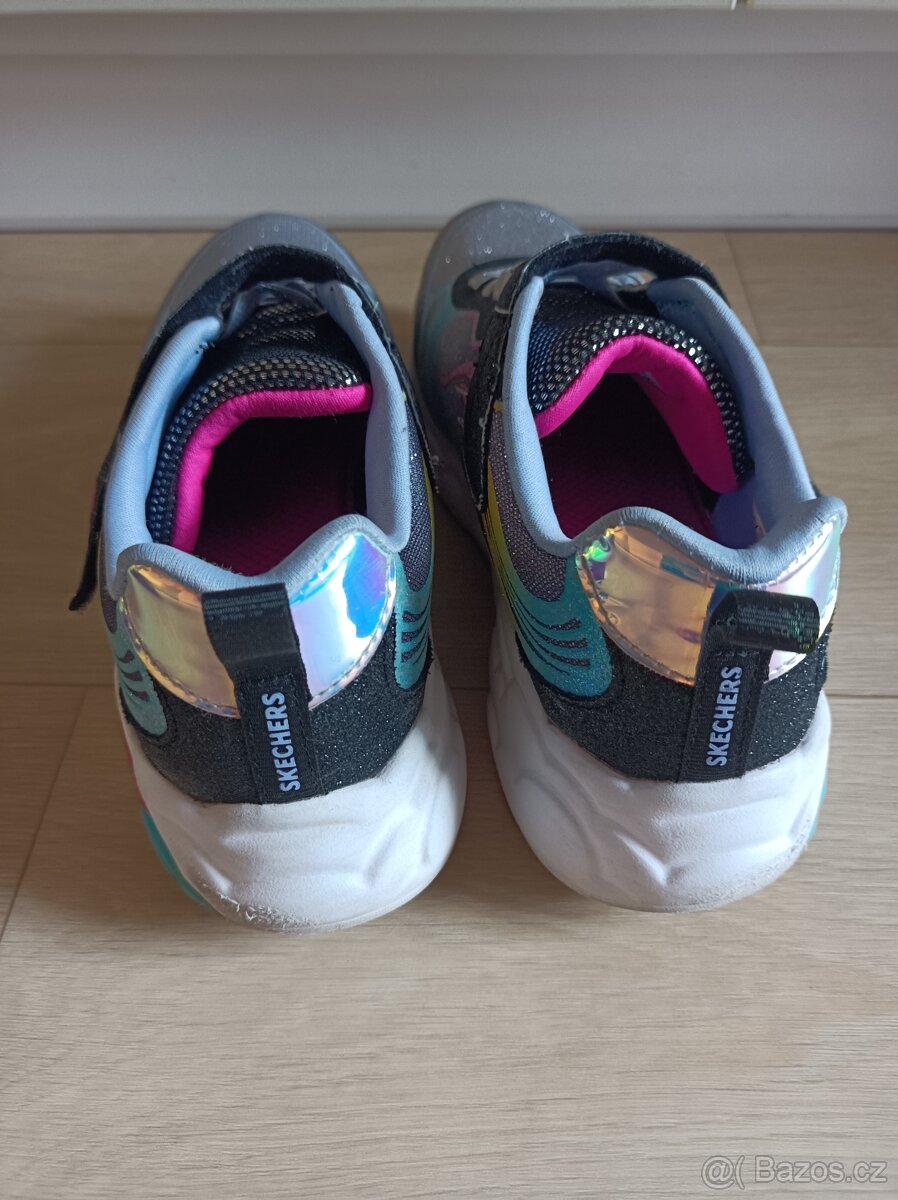 Dívčí boty Skechers- svítí - 9