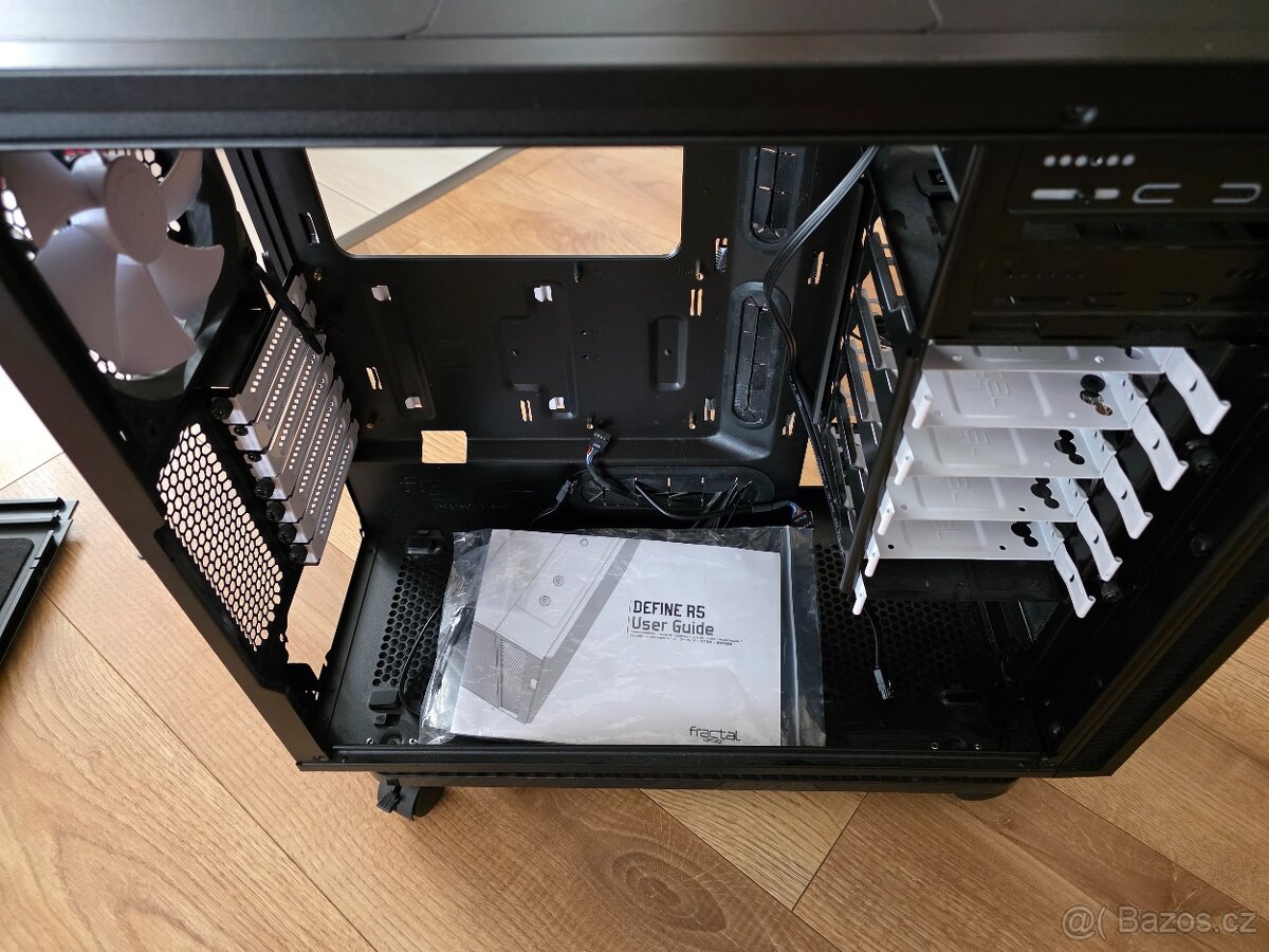 Fractal Design Define R5 Black + DVD-RW mechanika - 9