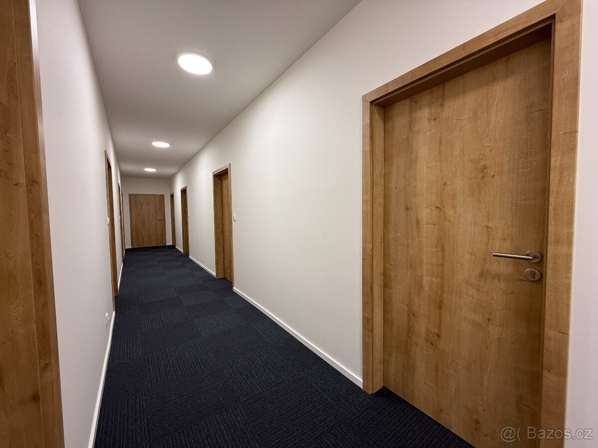 PRONÁJEM NOVÉ KANCELÁŘE O CP CCA 14,90 M2 V BRNĚ - 9