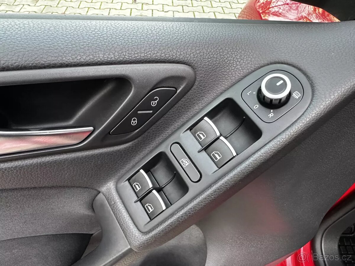 Volkswagen Golf 1.4 TSI 118kW DSG Highline ALU R17 Alcantara - 9