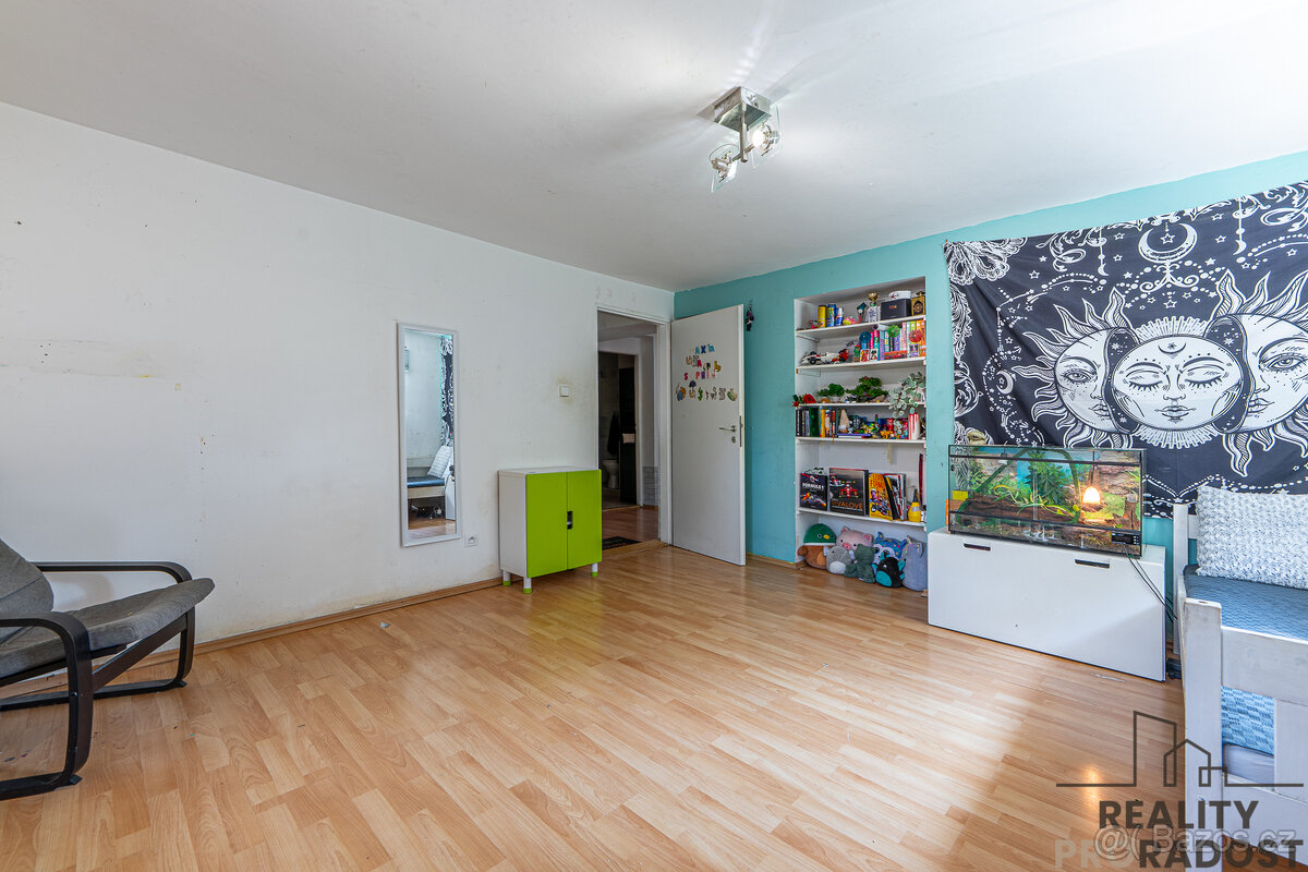 Rodinný dům 7+2, pozemek 573m2 - 9