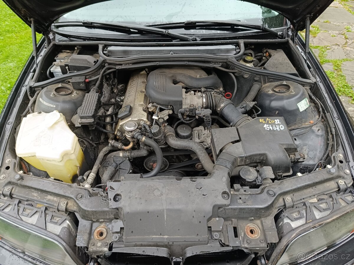 BMW E46 316i sedan - benzín - 9