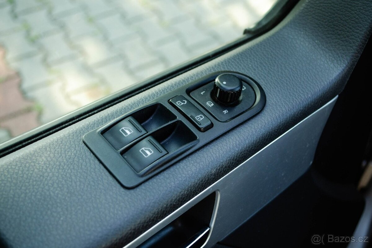 Volkswagen T5 Multivan 2.0 TDi DSG - 9