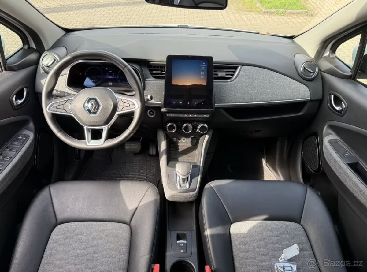 RENAULT ZOE R135, 52kWh, PLNÁ VÝBAVA, CCS, SOH 91% - 9
