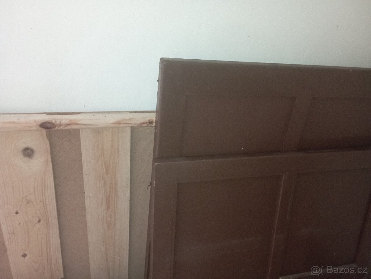 Starožitné postele na chalupu s úložným prostorem - 9