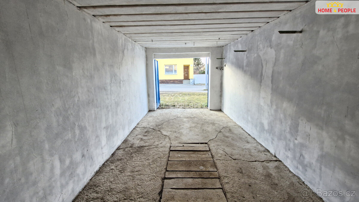 Prodej garáže Bystrc - 9