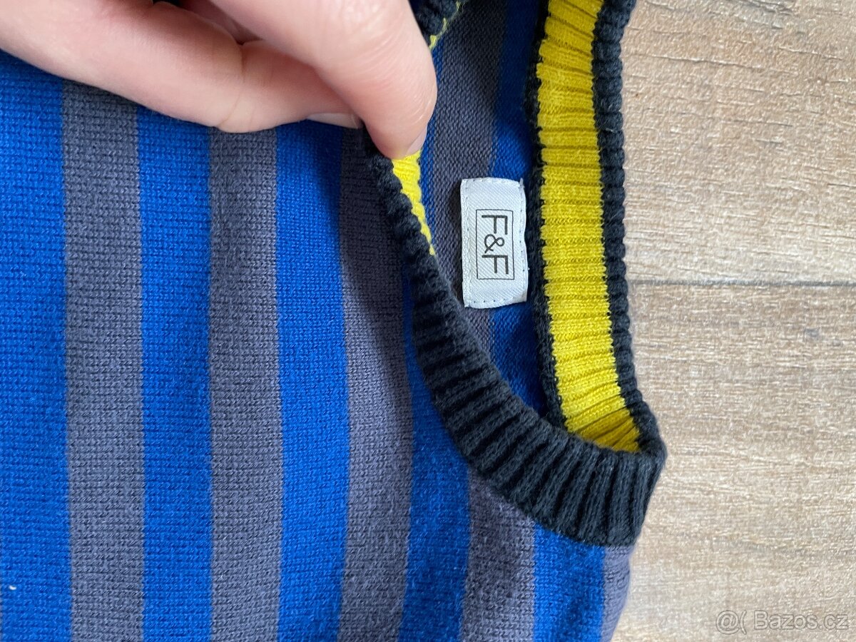 Slavnostní oblečení 104 - 9